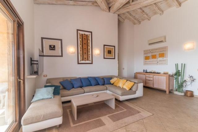 Villa Mansion On The Hill Olbia Exterior foto